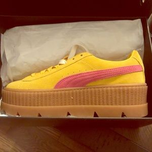 Puma Cleated Creeper Suede Woman’s Size 9(US)